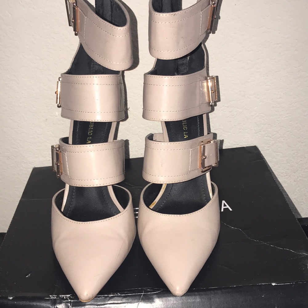 Stiletto pumps